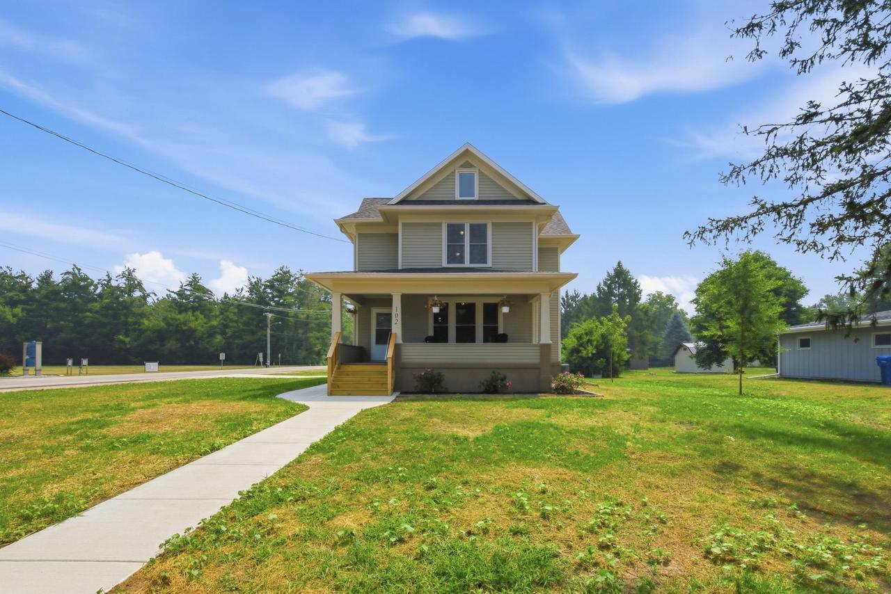 102 E 3rd AVENUE, Brodhead, WI 53520 — photo 2