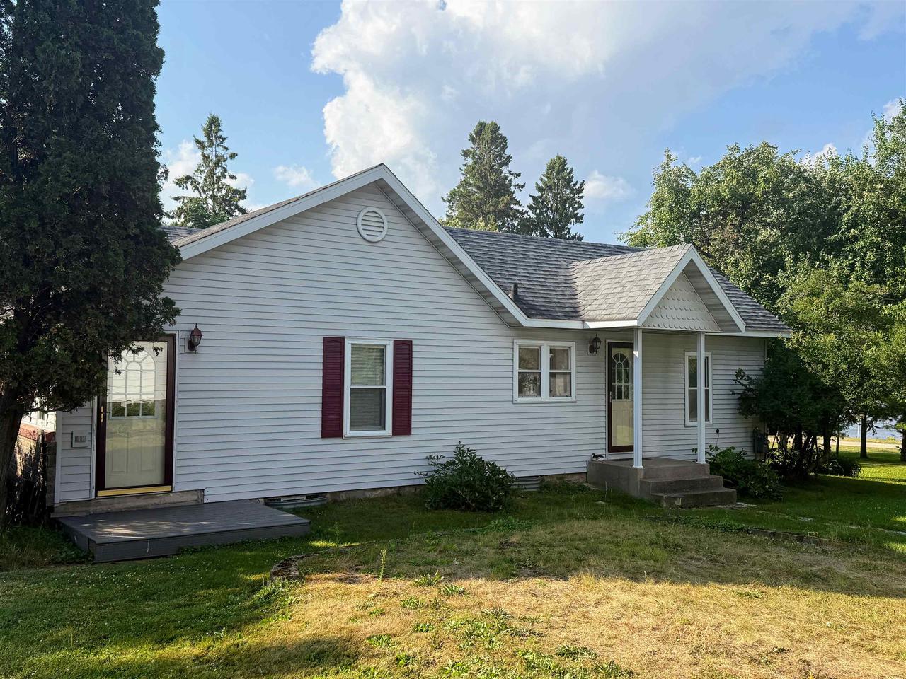 415 Lake Avenue South — photo