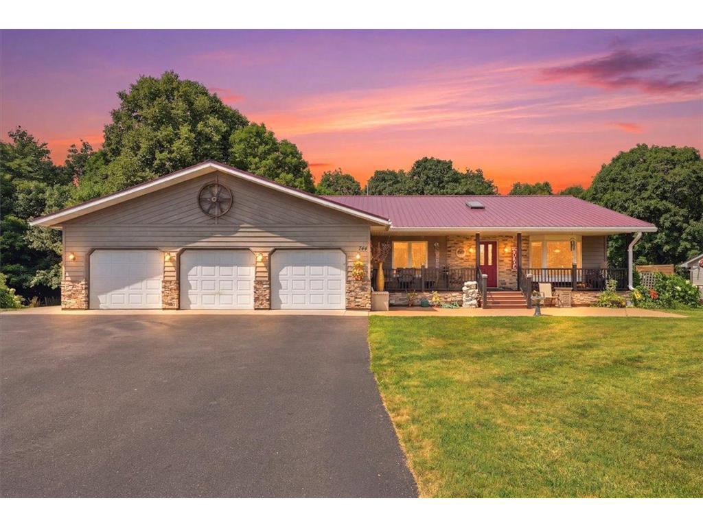 W744 Golfview Drive — photo