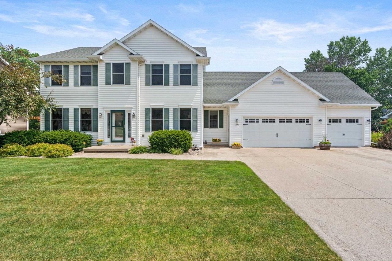 1594 Lone Oak Drive — photo