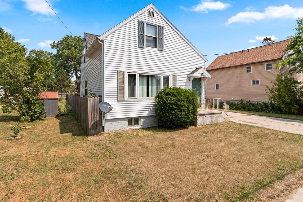 2014 13th STREET, Two Rivers, WI 54241 — photo 2