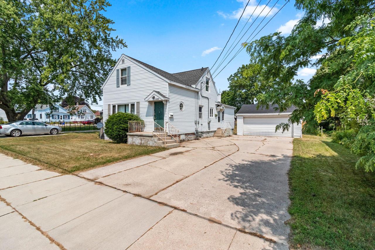 2014 13th STREET, Two Rivers, WI 54241 — photo 3