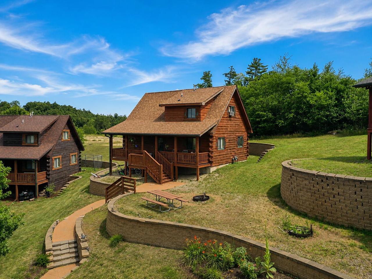825 Waterslide Court — photo