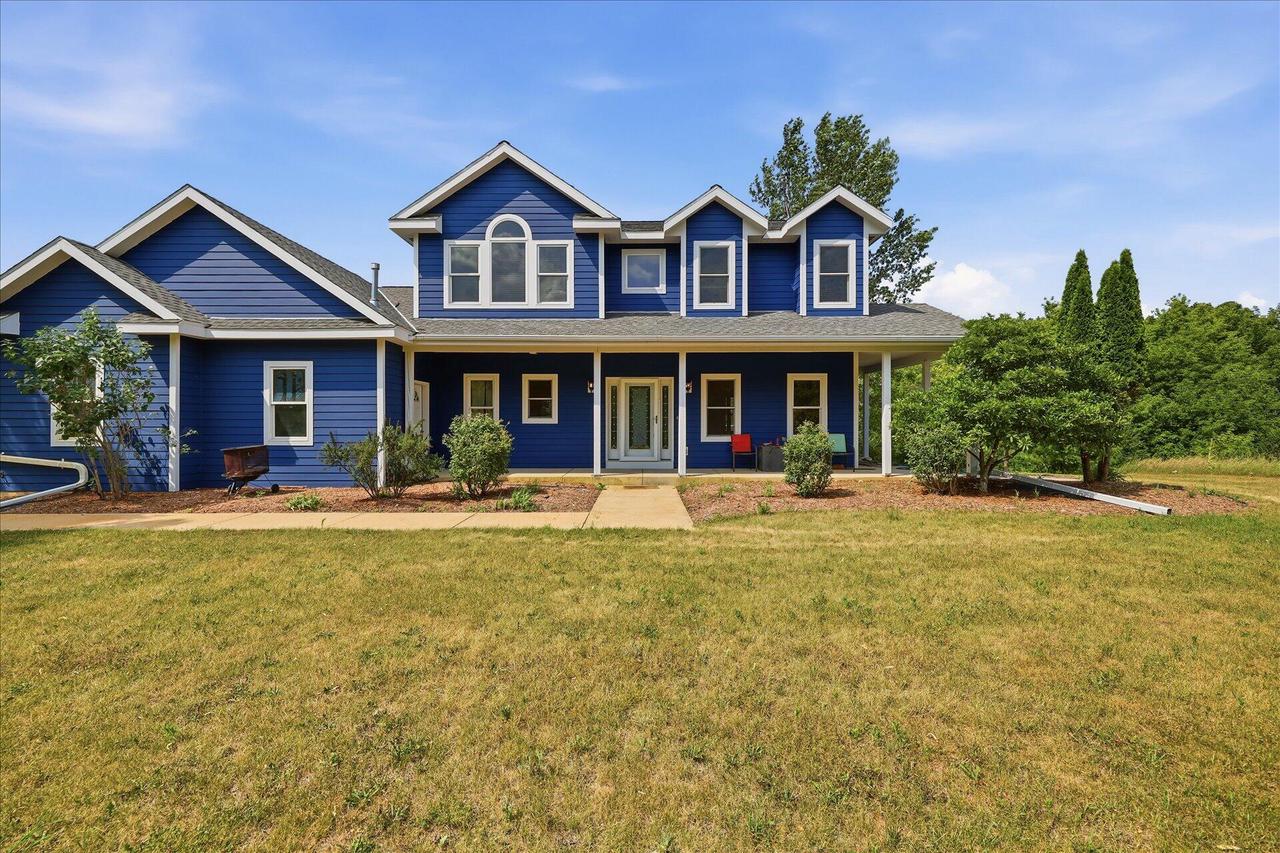 2192 Hall ROAD, Hartford, WI 53027