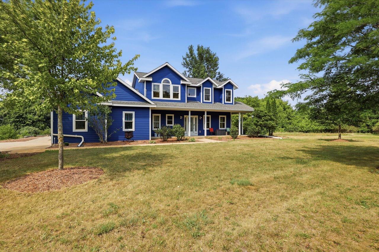 2192 Hall ROAD, Hartford, WI 53027 — photo 2