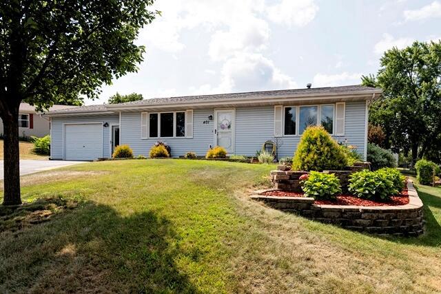 401 Oak Ridge Court — photo