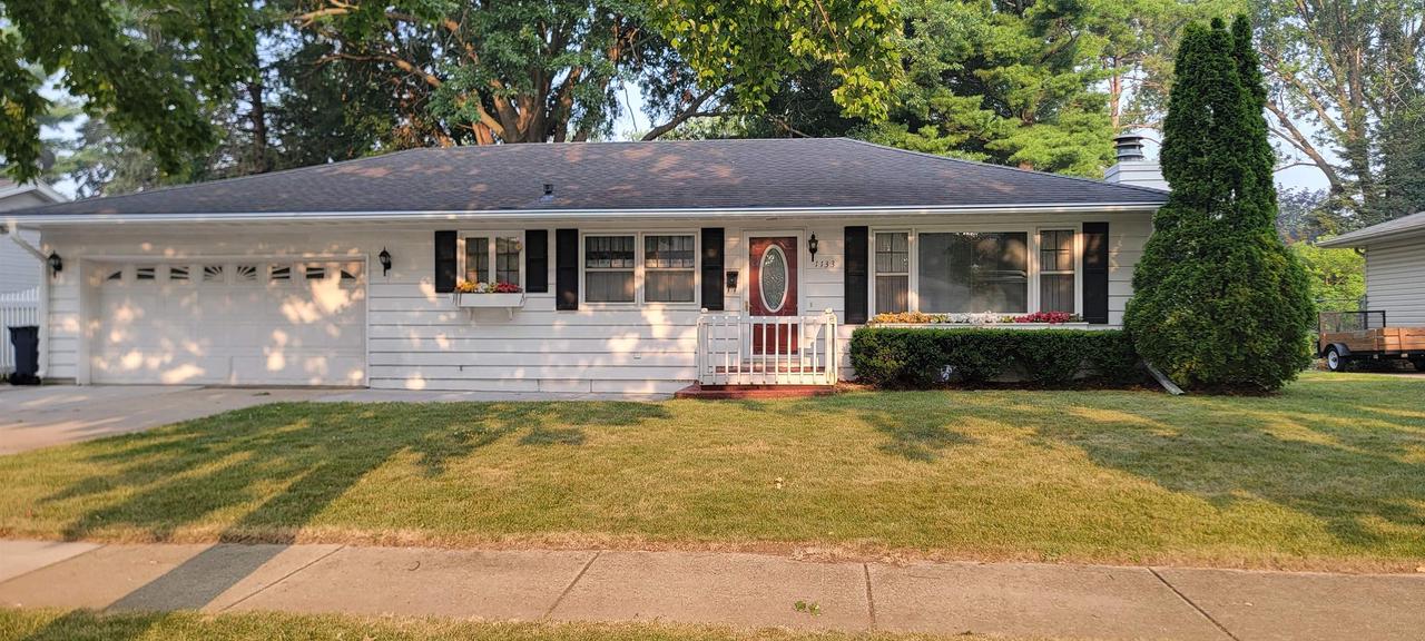 1133 N Claremont Drive — photo