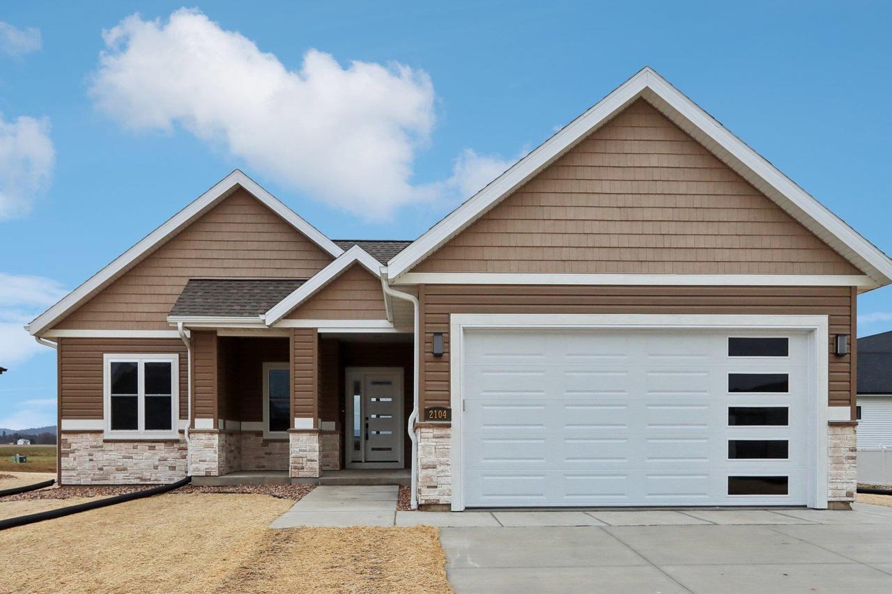 228 Falcon Court — photo
