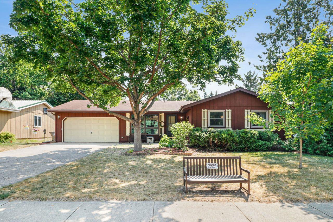 2601 Muir Field Road — photo