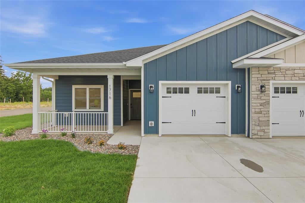 1716 Whitetail Way — photo