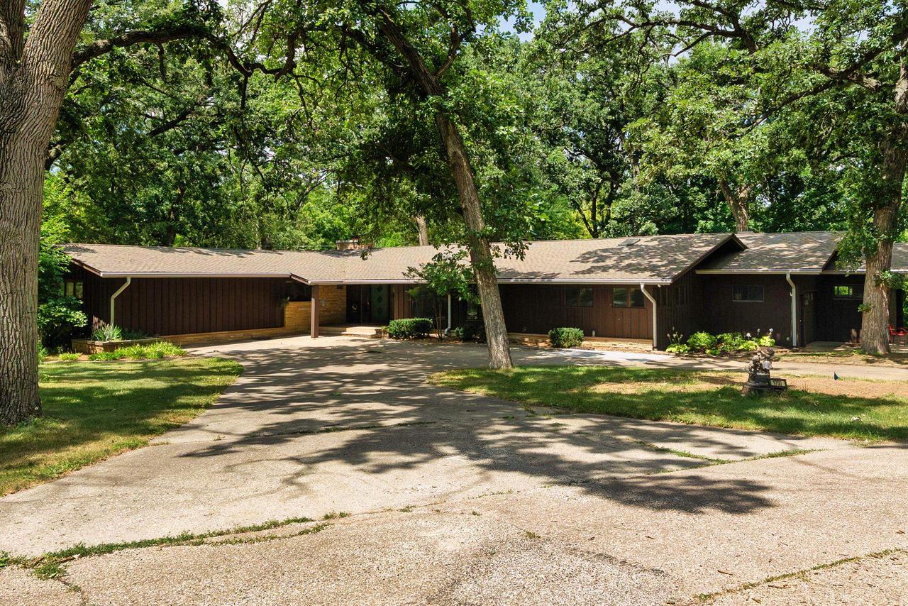 1750 E Ridge Road — photo