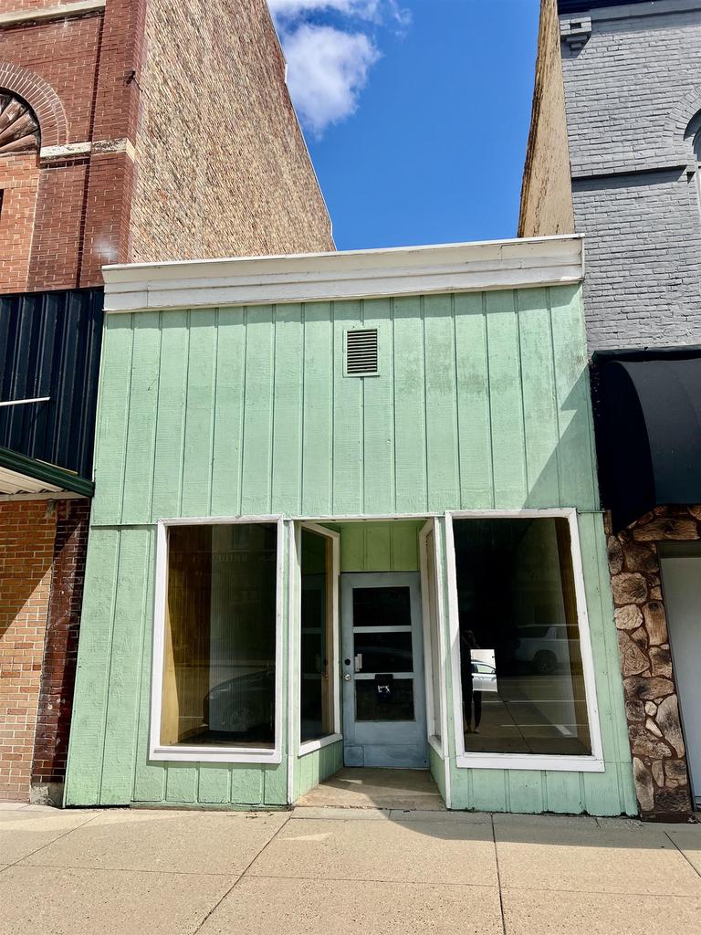 141 E Main Street — photo