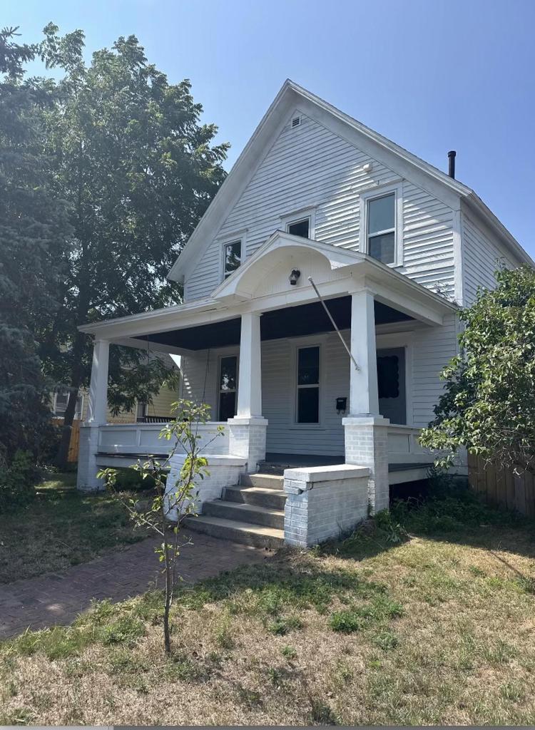 741 Marinette Avenue — photo