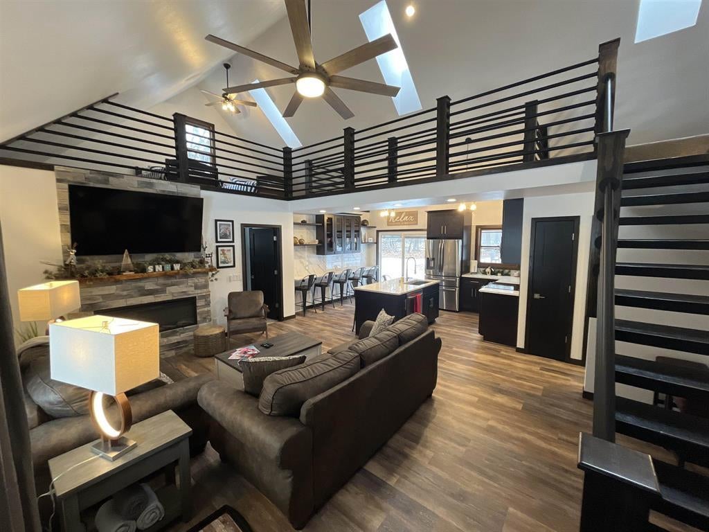 E9420 Wildflower Drive — photo