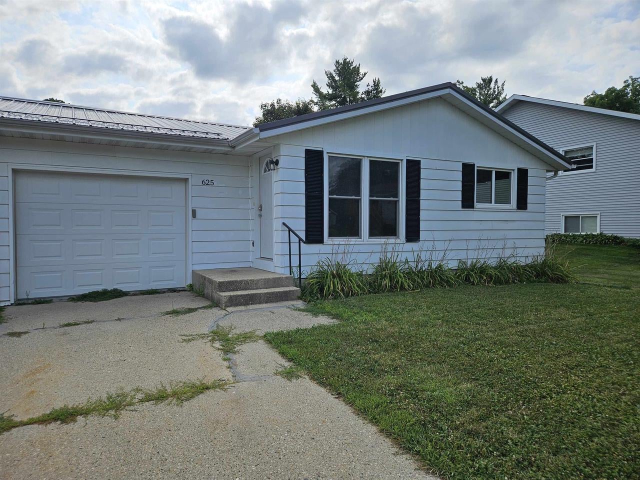 625 Cross Street — photo