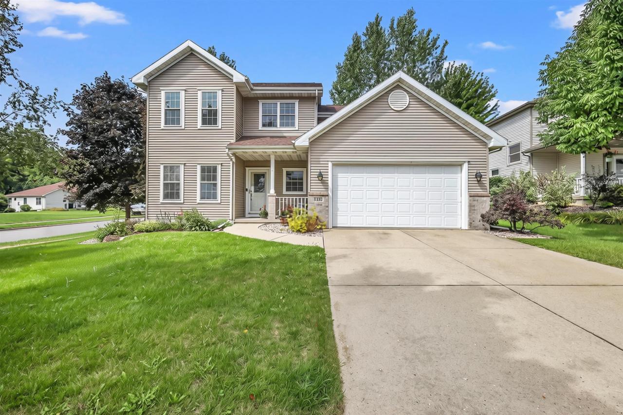 1202 Tamarack Way — photo