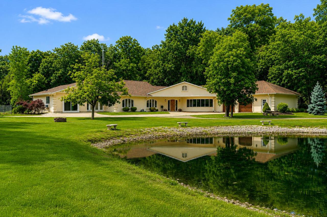 903 W Hazel Ridge ROAD, Elkhorn, WI 53121 — photo 2