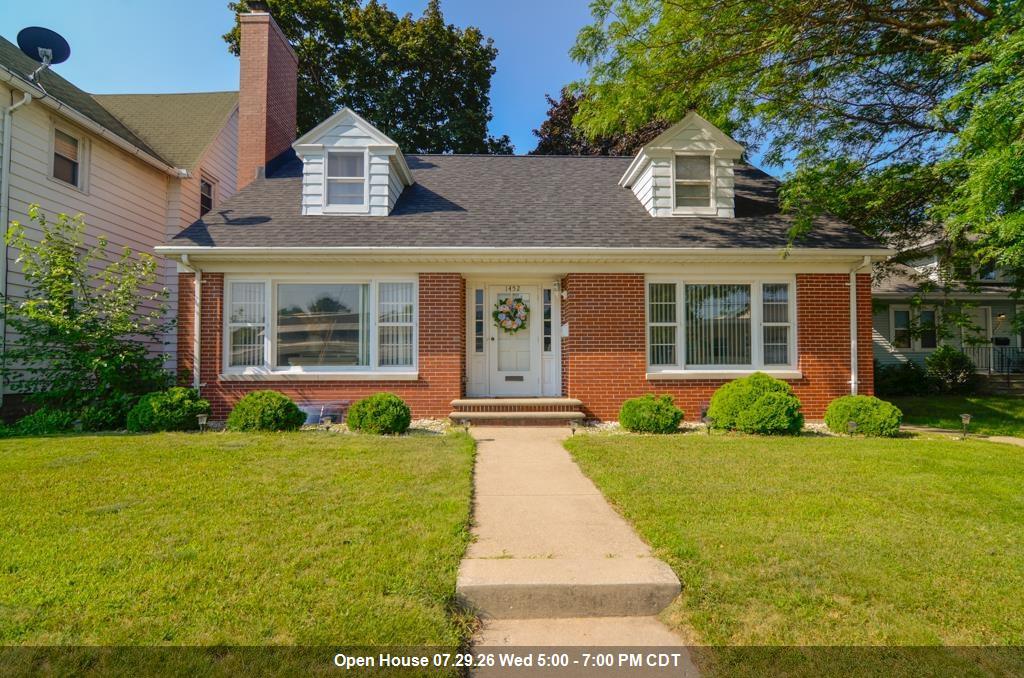 1452 University Avenue — photo