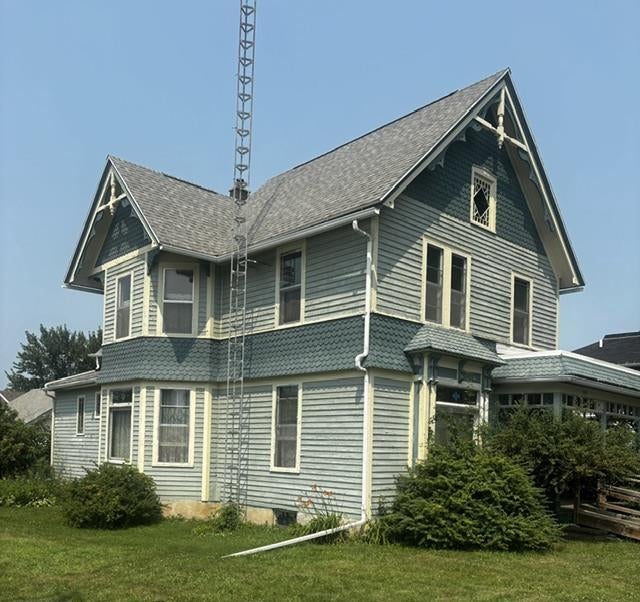 110 E Pine STREET, Lancaster, WI 53813