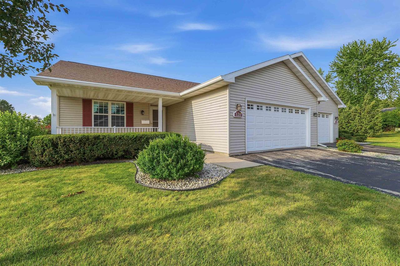 120 Southlake Circle — photo