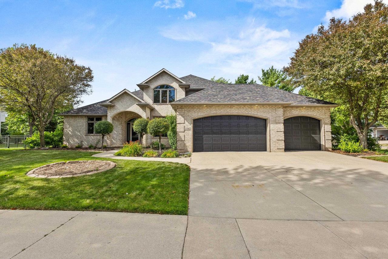 236 E Thornbrook Lane — photo
