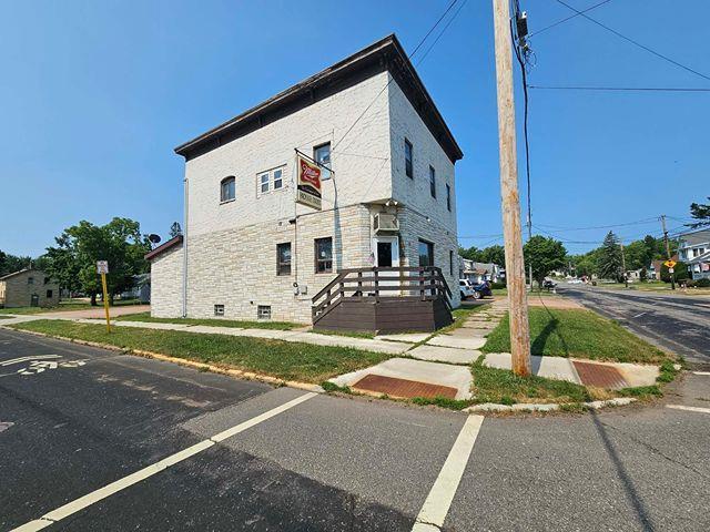 600-600A W Blodgett Street — photo
