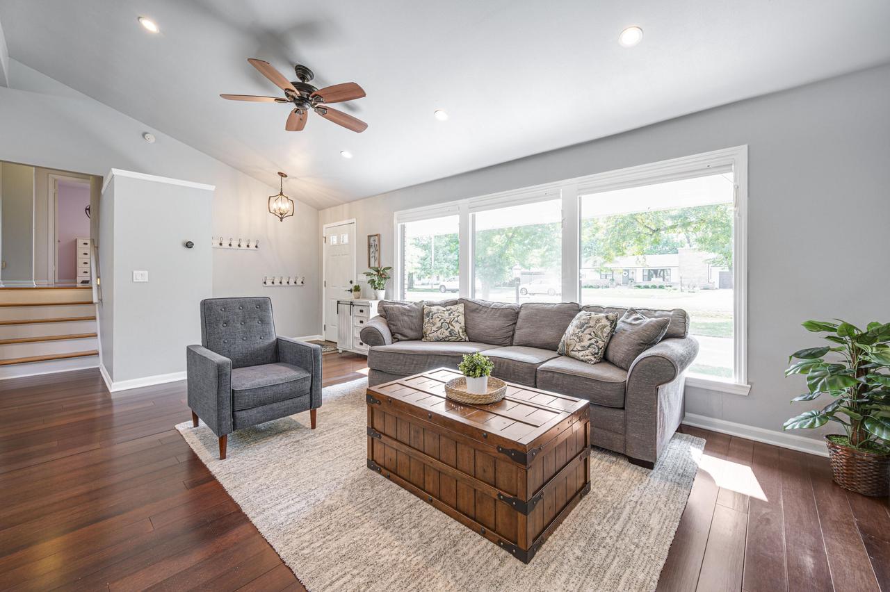 8680 N Regent ROAD, Fox Point, WI 53217 — photo 3
