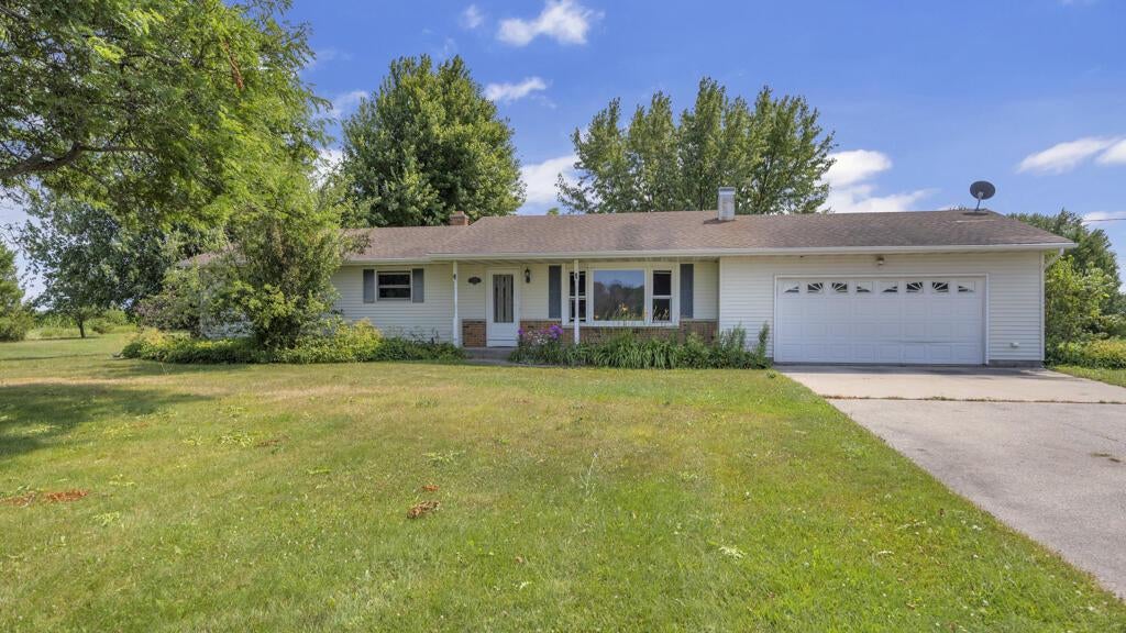 3311 Two Creeks Road — photo