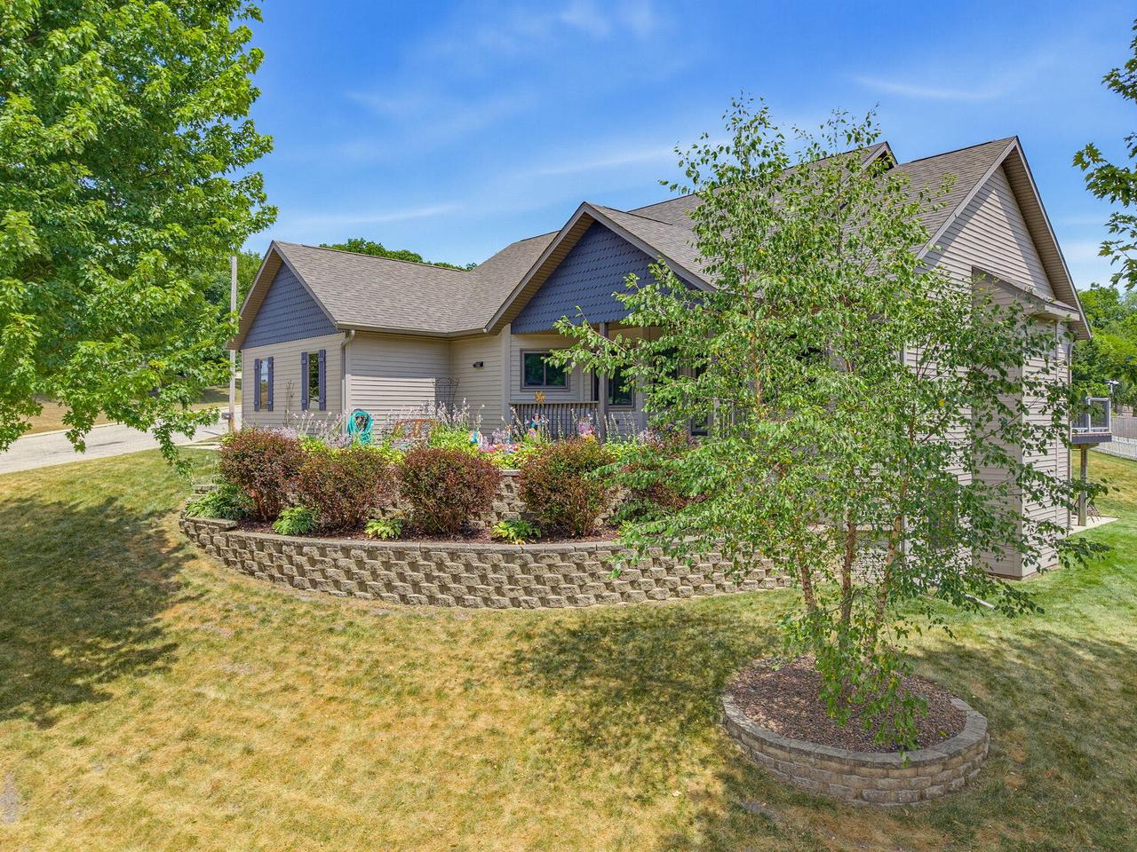 548 Fox River Hills Drive — photo