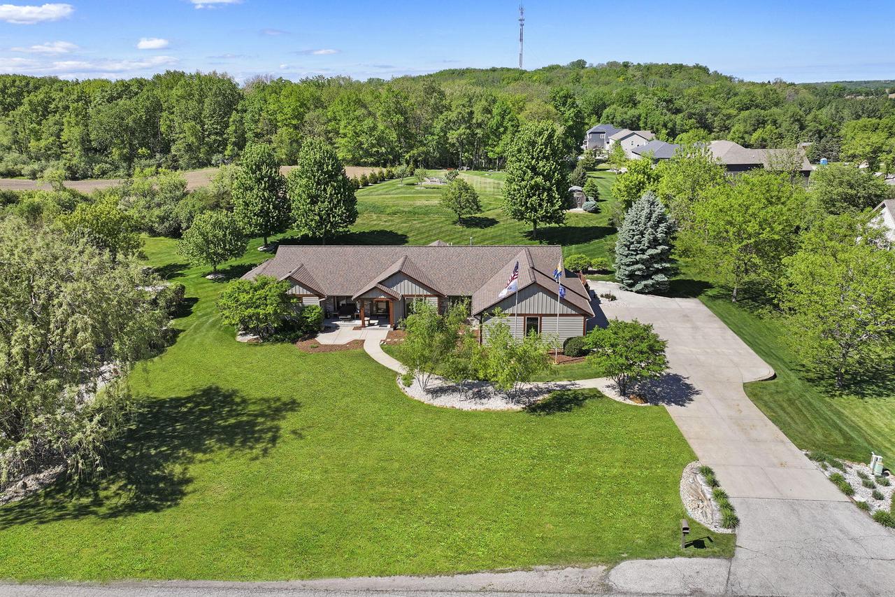 6724 Horseshoe Trail — photo