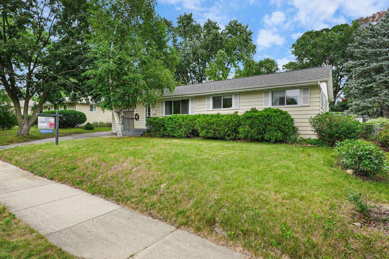 809 Flora LANE, Madison, WI 53714 — photo 3