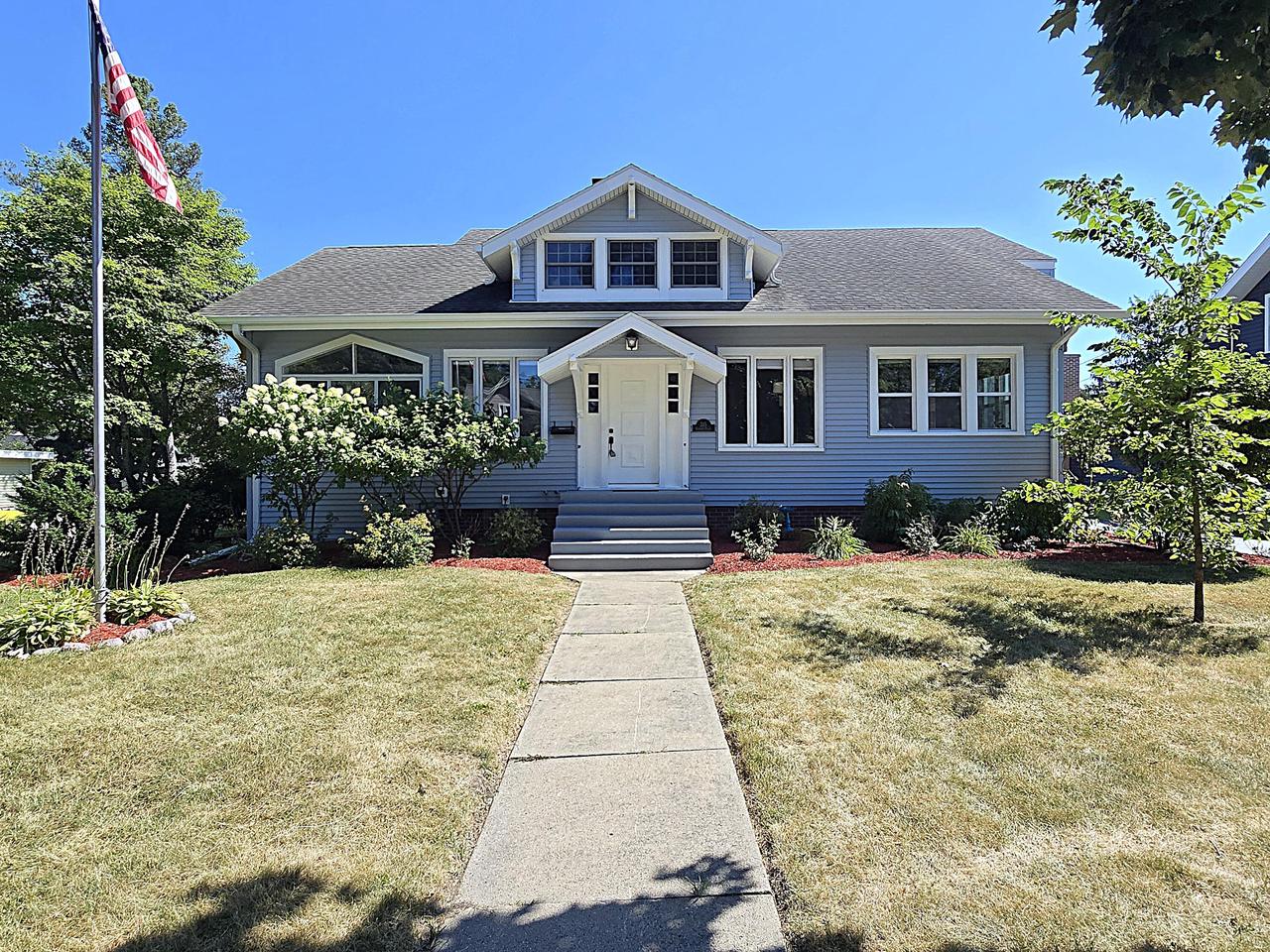 215 Randall Place — photo