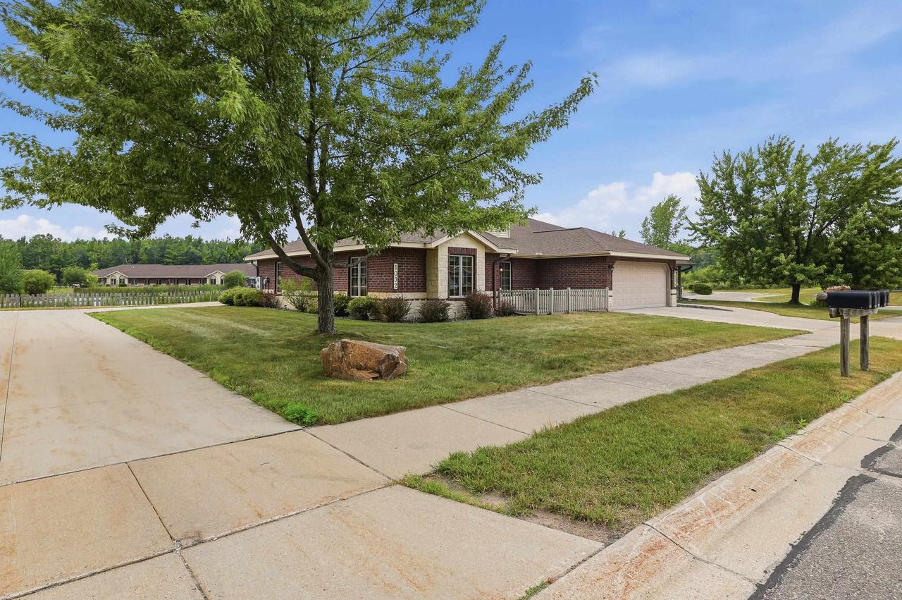 1032 Jasmine Lane — photo