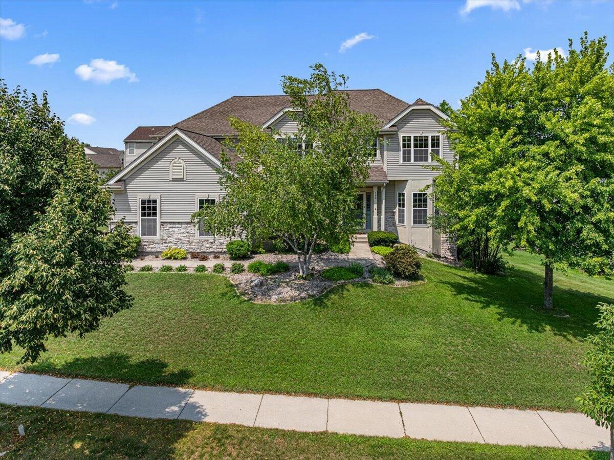 700 Creekwood Drive — photo