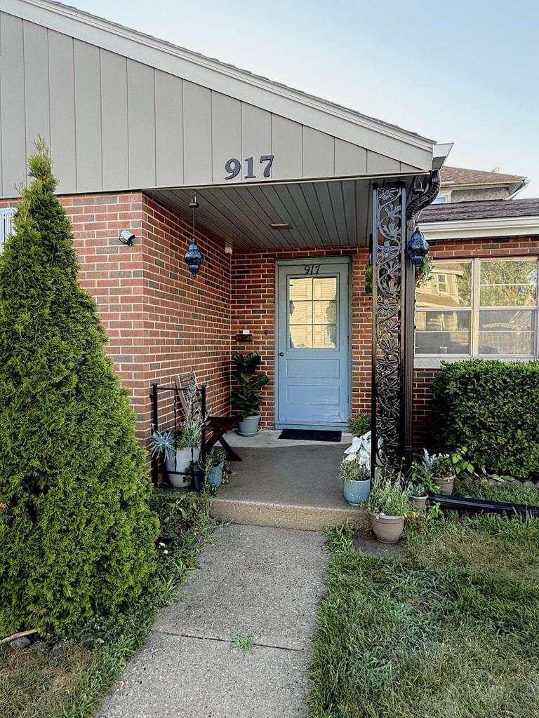 917 Cook Street — photo