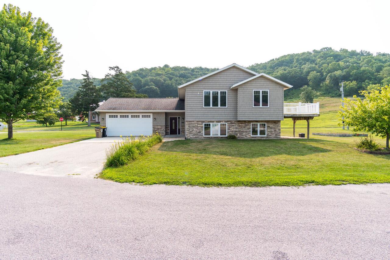 701 Spring Court — photo