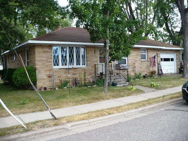 102 W School Street — photo