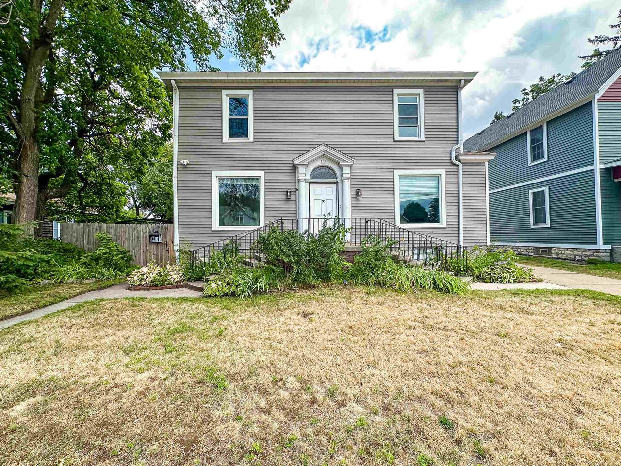 712 Marinette Avenue — photo