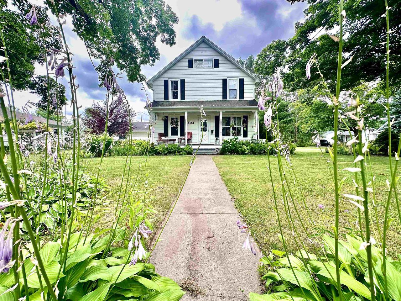 404 Bruce Street — photo