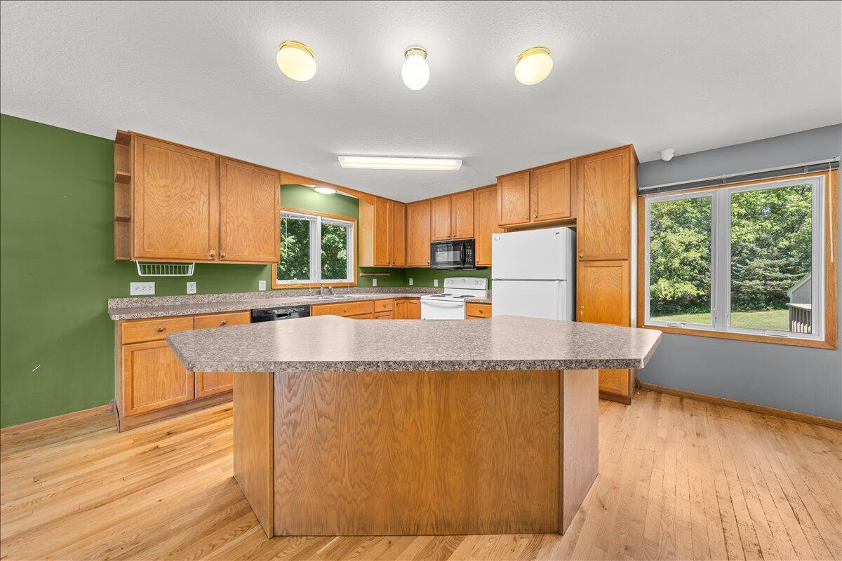 698 Baker ROAD, Hudson, WI 54016 — photo 2