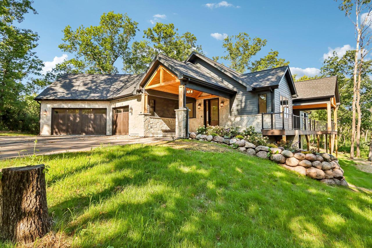 6595 Bridlewood Court — photo