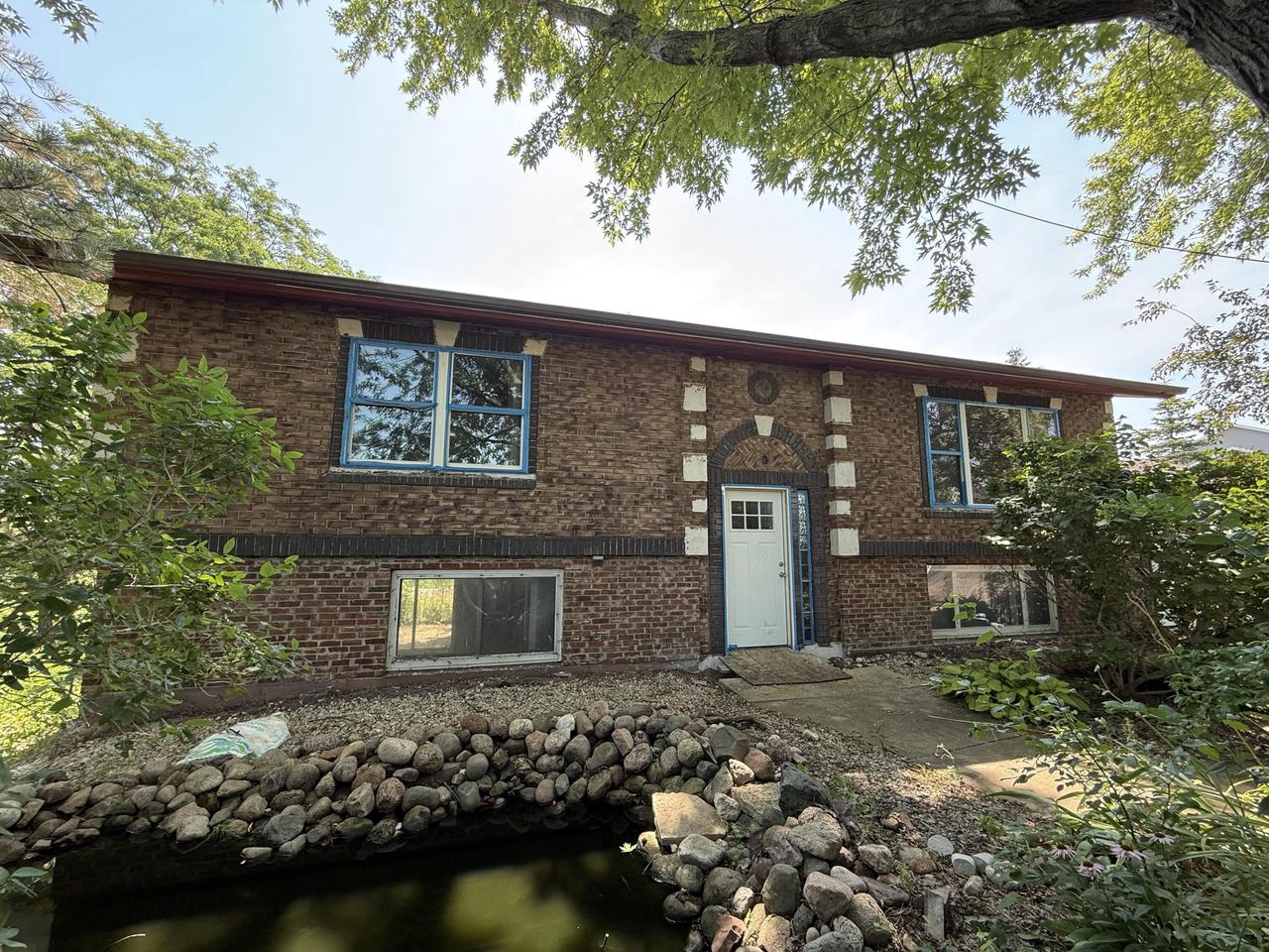 2018 Port Washington Road — photo