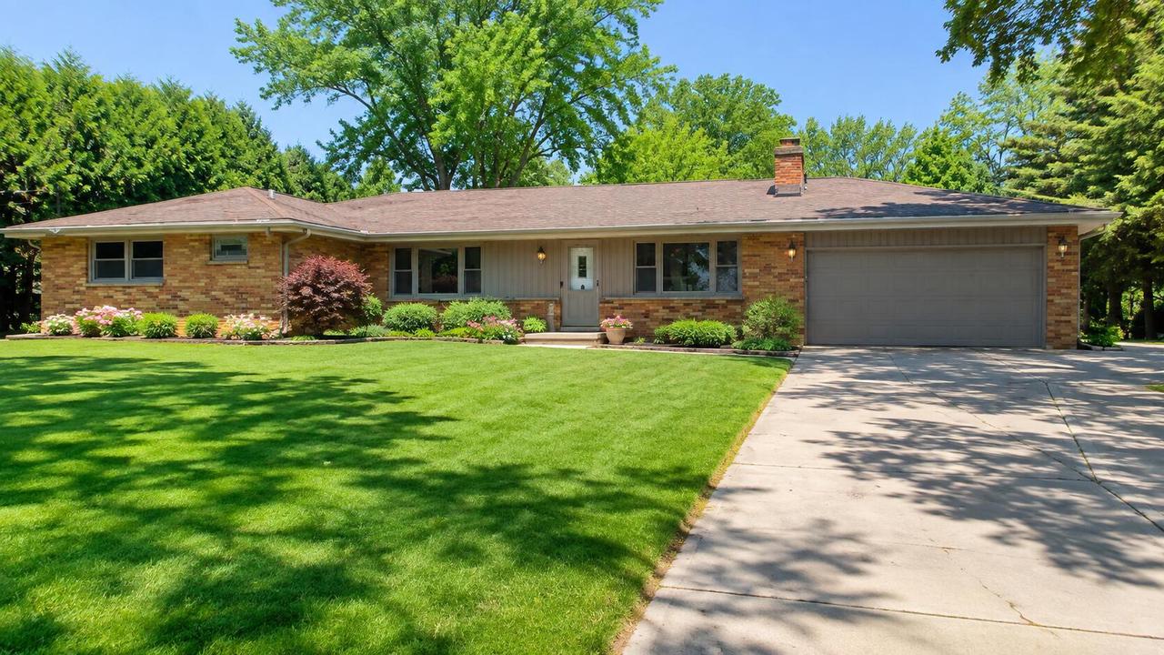 5138 County Line Rd, Mount Pleasant WI 53403