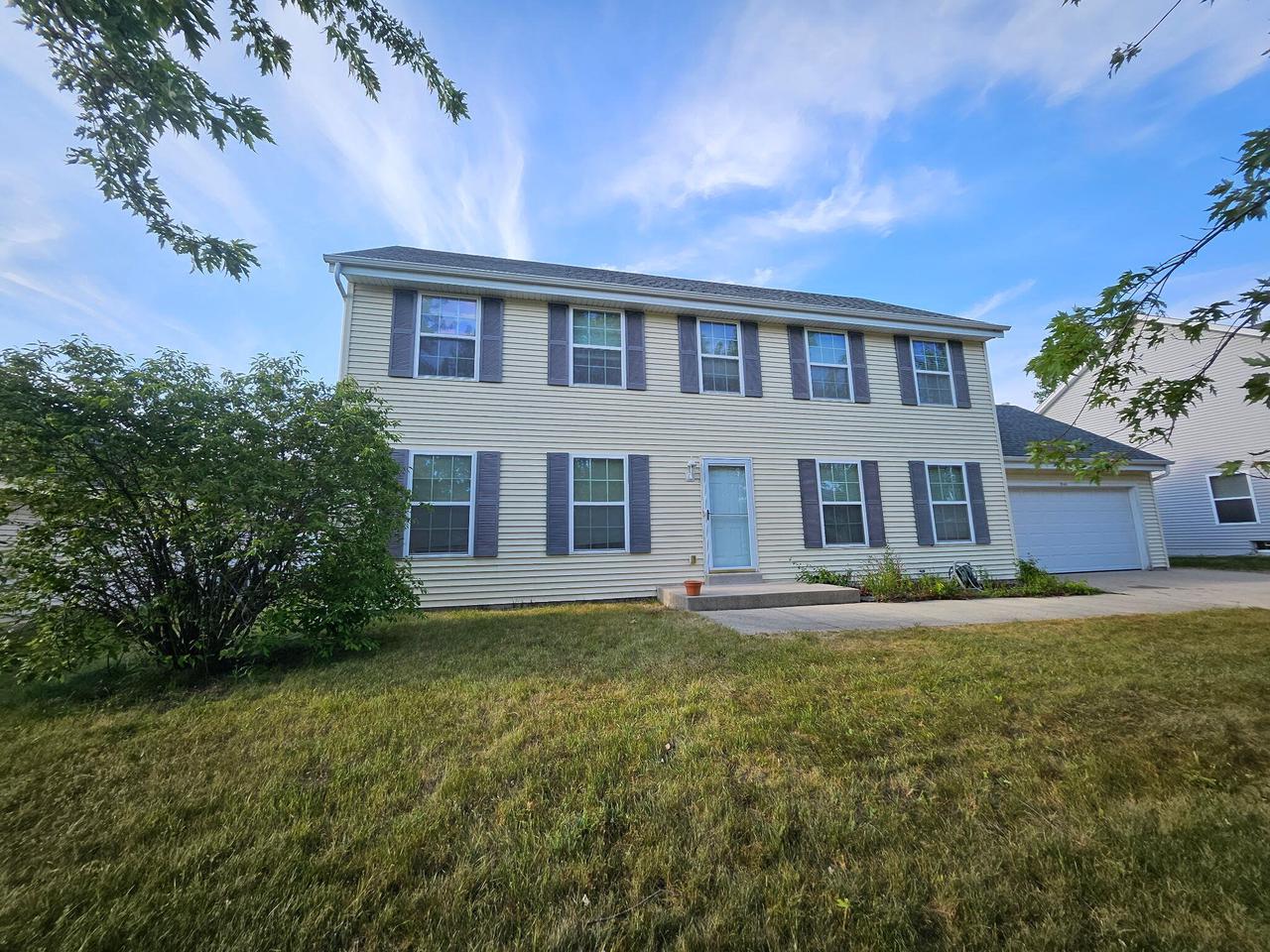 588 E Randy ROAD, Oak Creek, WI 53154 — photo 2