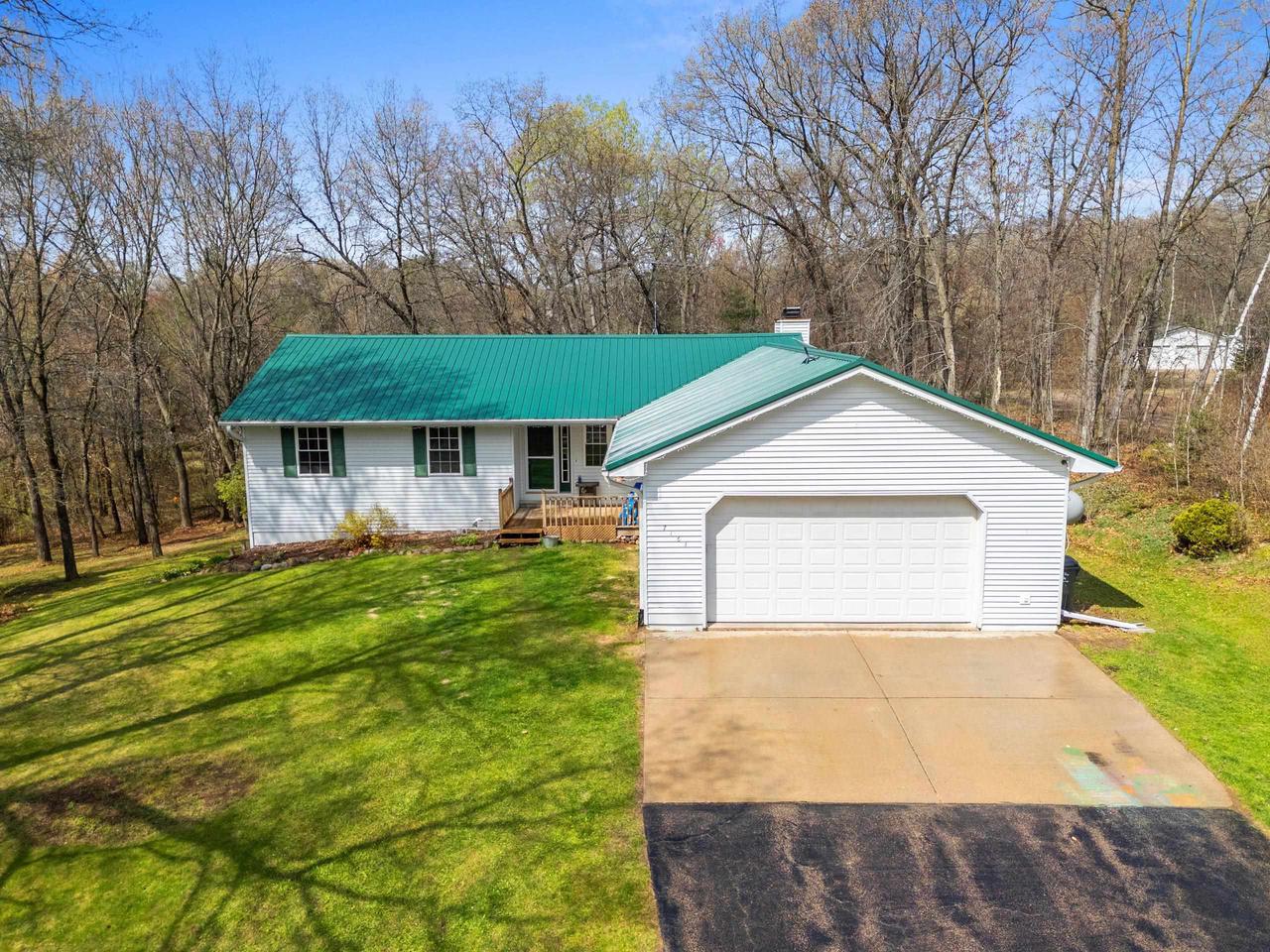 N7163 Cozy Oaks Circle — photo