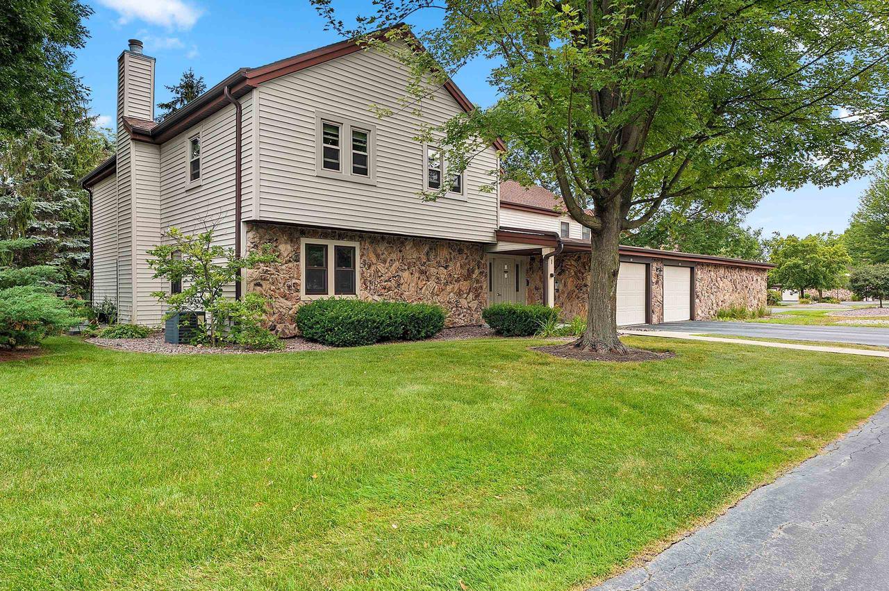 1820 Ridgeway Drive 12B — photo