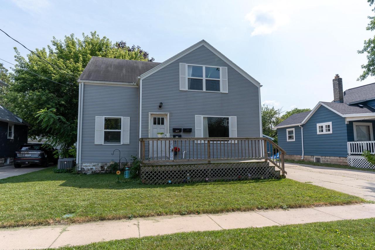 325 E Hancock Street, Appleton, WI 54911 — photo 2