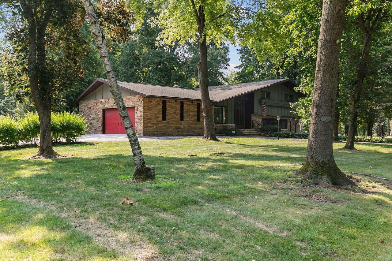 110 Woodside Court — photo