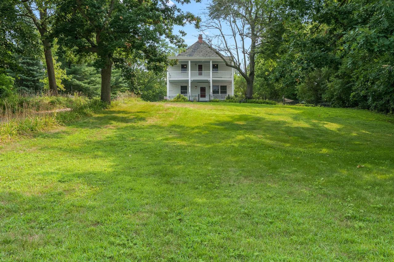 2735 S Riverside DRIVE, Beloit, WI 53511 — photo 2