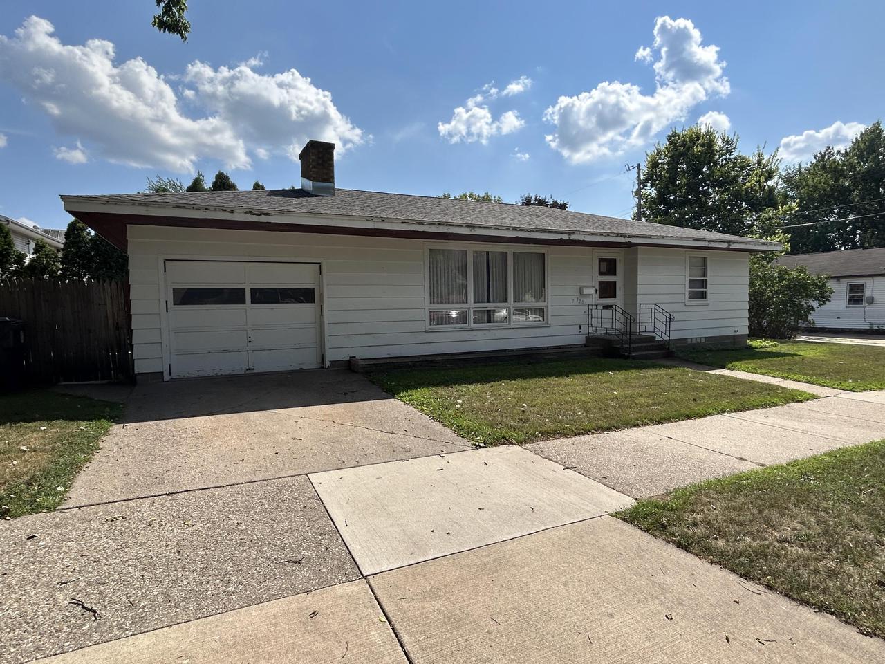 920 Zeisler St 731 10th St N Street — photo